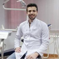 اخصائي طب و جراحة الفم والاسنان