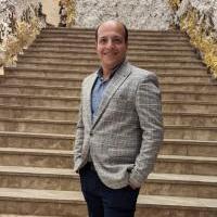 استشارى تغذية علاجية وعلاج طبيعى وإصابات ملاعب