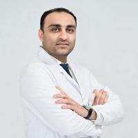 استشاري ومدرس الجراحة بكلية الطب