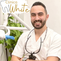 اخصائي علاج وتجميل الاسنان
