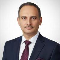 استشاري جراحة المخ و الاعصاب