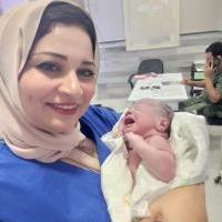 اخصائي امراض النسا والتوليد
