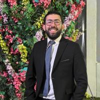 اخصائي جراحه وتجميل الفم والاسنان