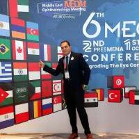 استاذ دكتور العيون واستشاري الشبكيه و الجسم الزجاجي