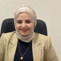 بكالريوس طب و جراحة الفم و الاسنان/جامعة القاهرة (القصر العيني)
اخصائي جراحة الوجه والفكين