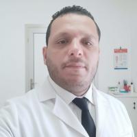 أخصائي امراض النساء و التوليد