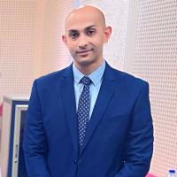 إستشاري جراحة المخ والأعصاب والعمود الفقري بمستشفيات القوات المسلحة
مدرس بكلية الطب العسكري