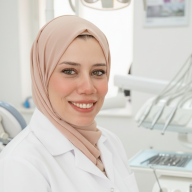 استشاري طب الفم وجراحة الاسنان ونائب علاج اللثة التجميلي والجراحات التجميلية من جامعة الأزهر