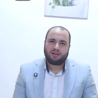 استشاري جراحة الأوعية الدموية والقسطرة الطرفية والقدم السكري والدوالي بجامعة الأزهر بالقاهرة ومستشفيات التأمين الصحي