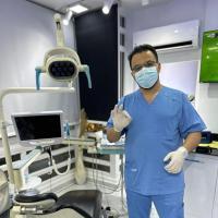 اخصائي جراحة الوجه و الفكين