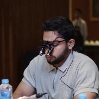 أخصائي طب الفم وتجميل الاسنان