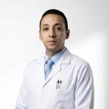 اخصائي المخ والأعصاب والعمود الفقري
