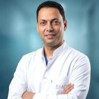 إستشاري طب الأطفال وحديثي الولادة