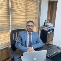 اخصائي طب وجراحة العيون