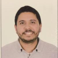 استشاري جراحة العظام والعمود الفقري