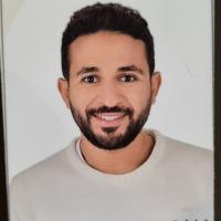 اخصائي طب وجراحة الفم وزراعة الاسنان