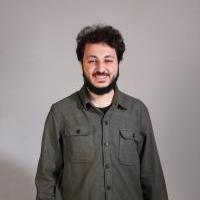 بكالوريوس في الطب و الجراحة 
أخصائي جراحة الاطفال