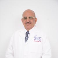 استشاري جراحة العظام والعمود الفقري