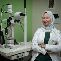 أخصائي طب و جراحة العيون