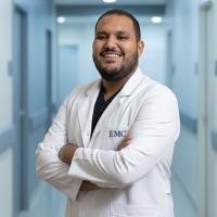 أخصائي الطب النفسي وعلاج الإدمان