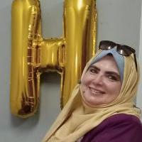 استشاري النساء والولادة ودكتوراه في الجلدية