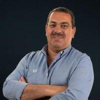 استاذ جراحة العظام و المفاصل