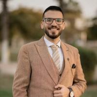 اخصائي الفم والاسنان خلع وحشوات عاديه بالليزر وتبييض بالقصر العيني مع وجود دكتوره للمنقبات