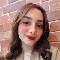 أخصائية تغذية علاجية متخصصة في إعداد برامج غذائية صحية تناسب مختلف الحالات المرضية،