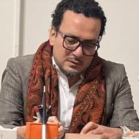 طبيب ومعالج نفسي واستشاري علاقات