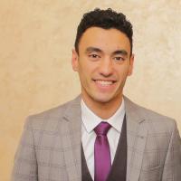 استشارى الباطنه والجهاز الهضمي والمناظير . ماجستير مناظير الجهاز الهضمي استاذ جامعي في كلية الطب