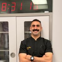 المؤهلات: أستاذ الجراحة العامة بكلية الطب - واستشاري جراحة الأورام والمناظير.
التخصصات: متخصص في جراحة أورام البالغين، جراحة الجهاز الهضمي، والمناظير