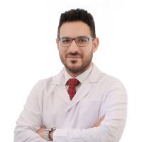 إستشاري جراحة العظام و العمود الفقري و المناظير بمستشفى الهرم