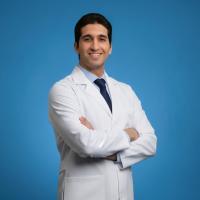 اخصائي جراحه العظام مدرس مساعد بكليه الطب القوات المسلحه