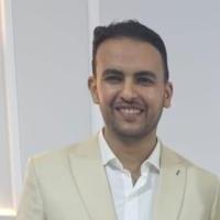 اخصائي طب وجراحة الفم والاسنان