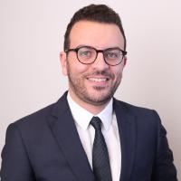 استشارى طب و جراحة العين
استشارى جراحات الشبكية و الجسم الزجاجى و الليزر
استشارى المباه البيضاء و زراعة العدسات و تصحيح الابصار بالليزر