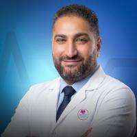 إستشاري أمراض الباطنة والكلي.عضو الجمعية المصرية و الأوروبية لامراض الكلي