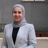 طبيبه ومعالجة نفسية للبالغين