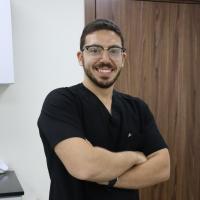 اخصائي جراحه اسنان