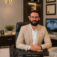 اخصائي طب وجراحة الفم والأسنان