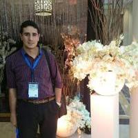 استشاري طب وجراحة العيون و متخصص في جراحة عيون الاطفال و الكبار و الحول و المياه البيضاء و تجميل الجفون