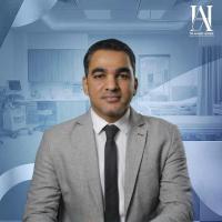 أخصائي جراحة التجميل وتنسيق القوام والحروق