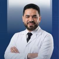 أخصائى طب وجراحة العيون وتصحيح الإبصار