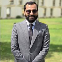 طبيب متخصص في الطب النفسي و علاج الادمان