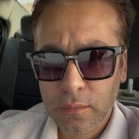 أخصائى زراعة و تجميل الأسنان