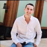 اخصائي طب طبيعي وروماتيزم ومناعة وتأهيل