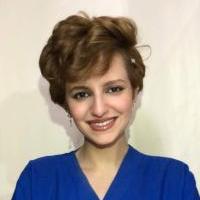 اخصائية في جراحة الفم والاسنان