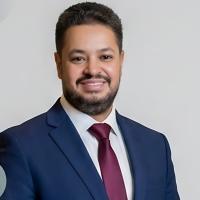 استشاري ومدرس الجراحه العامه والمناظير واورام القولون كلية طب القصر العيني