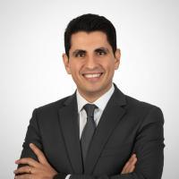استشارى ومدرس جراحة العظام - كلية الطب جامعة عين شمس