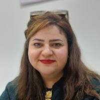 استاذ دكتور في جامعه عين شمس