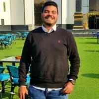 استاذ العلاج الطبيعي جامعة عين شمس